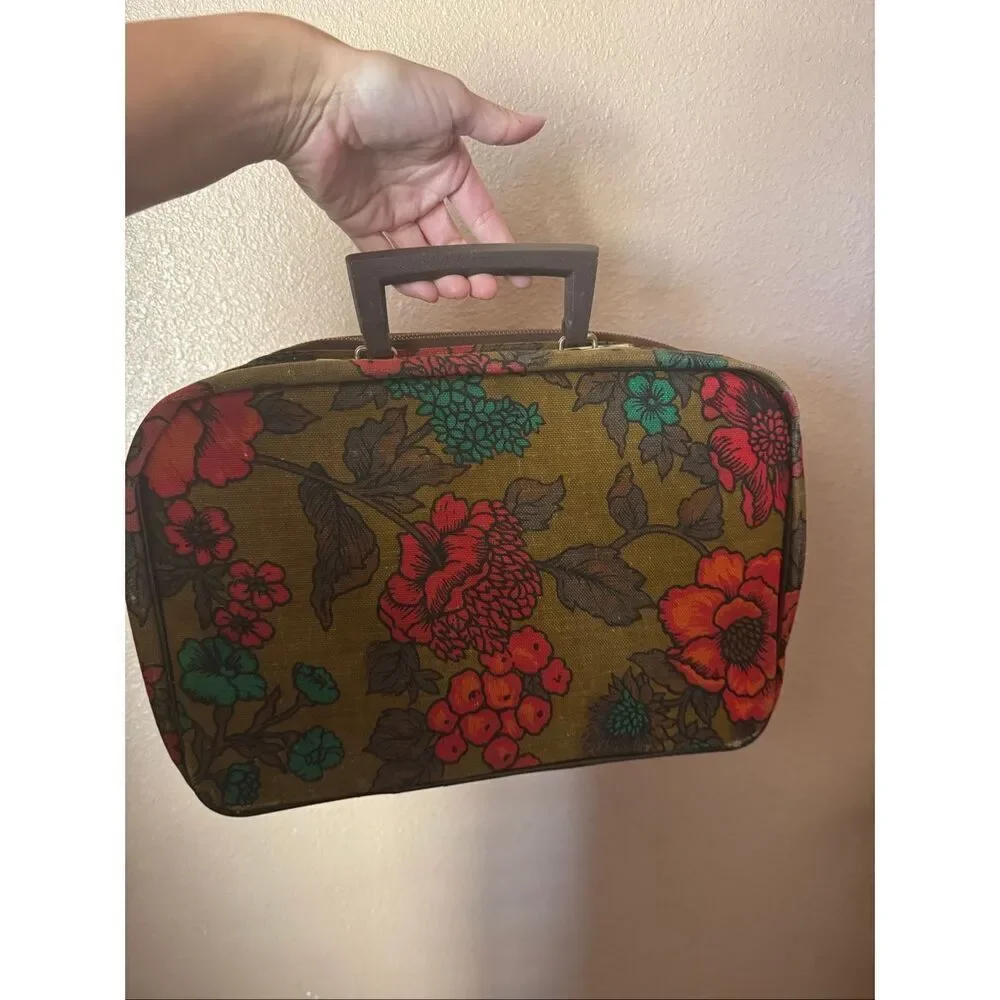 Hinomoto 60s vintage 2pc luggage set flower power vibrant hippie red copper flor